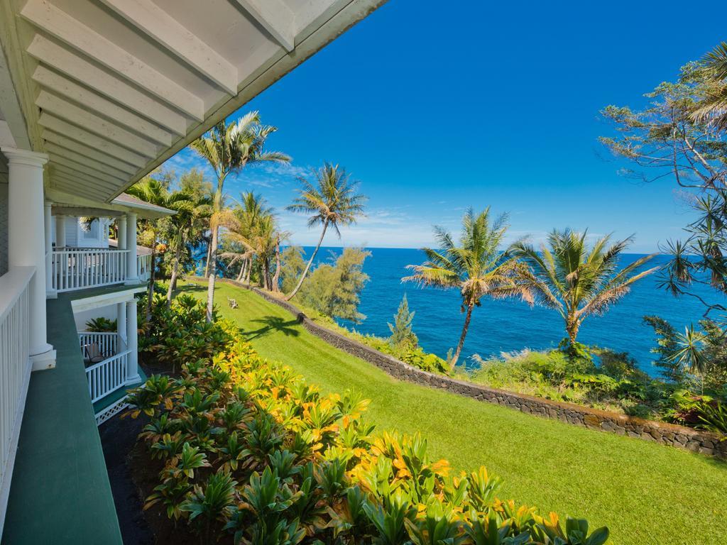 The Palms Cliff House Inn Honomu Exterior photo
