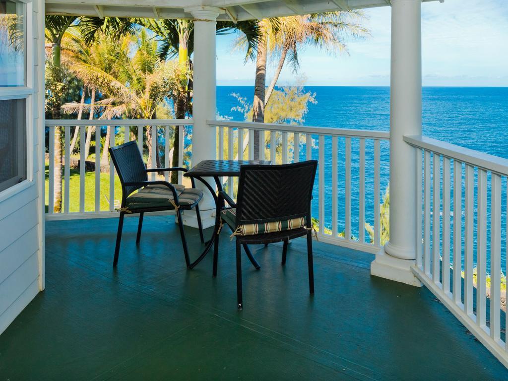 The Palms Cliff House Inn Honomu Exterior photo