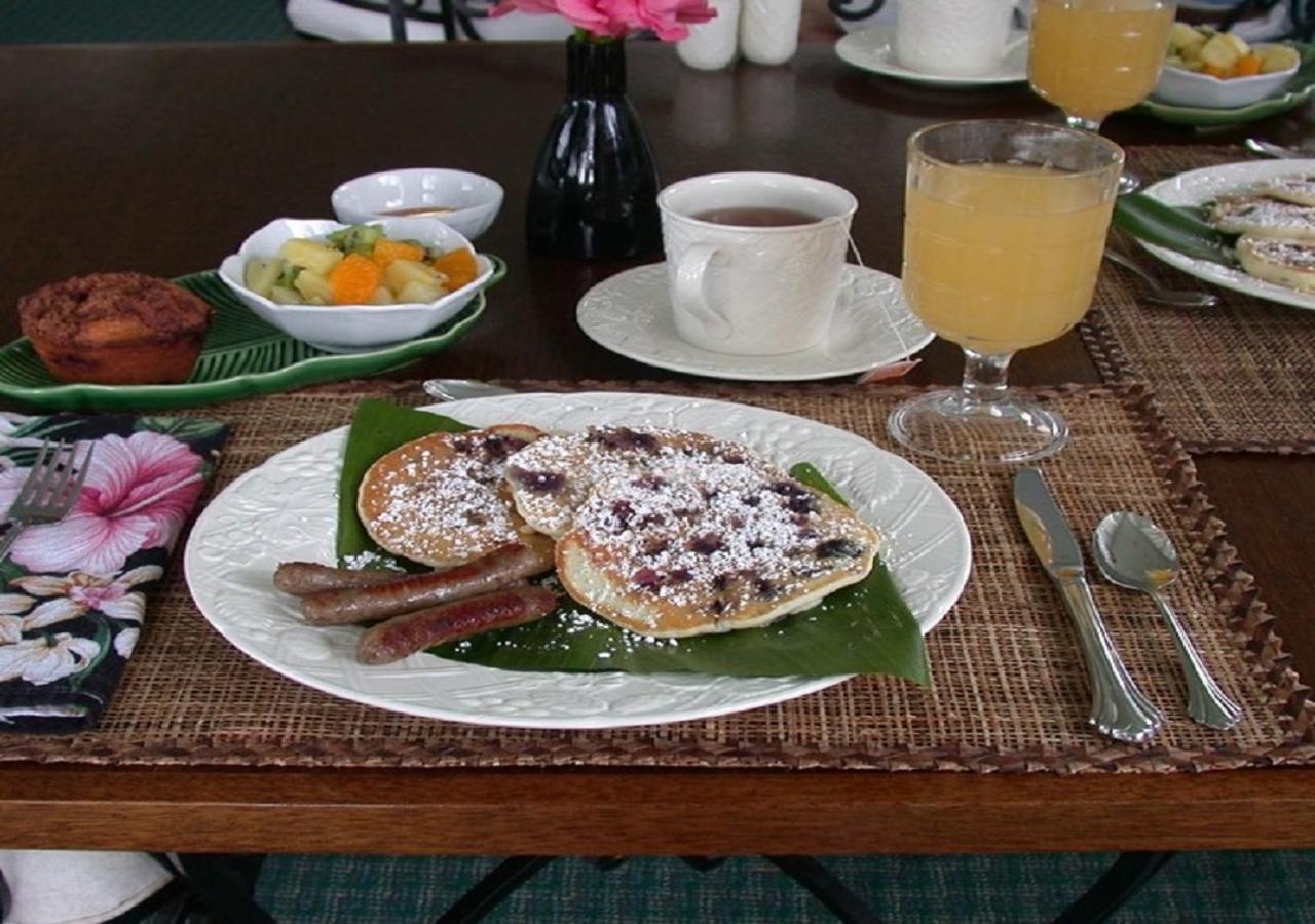 The Palms Cliff House Inn Honomu Exterior photo
